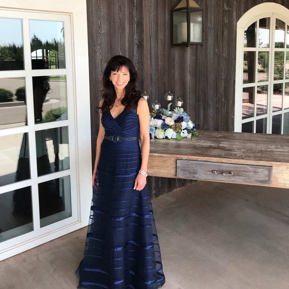 Mother of the Bride/Groom long dress**NEW, never worn** - Picture 2 of 5